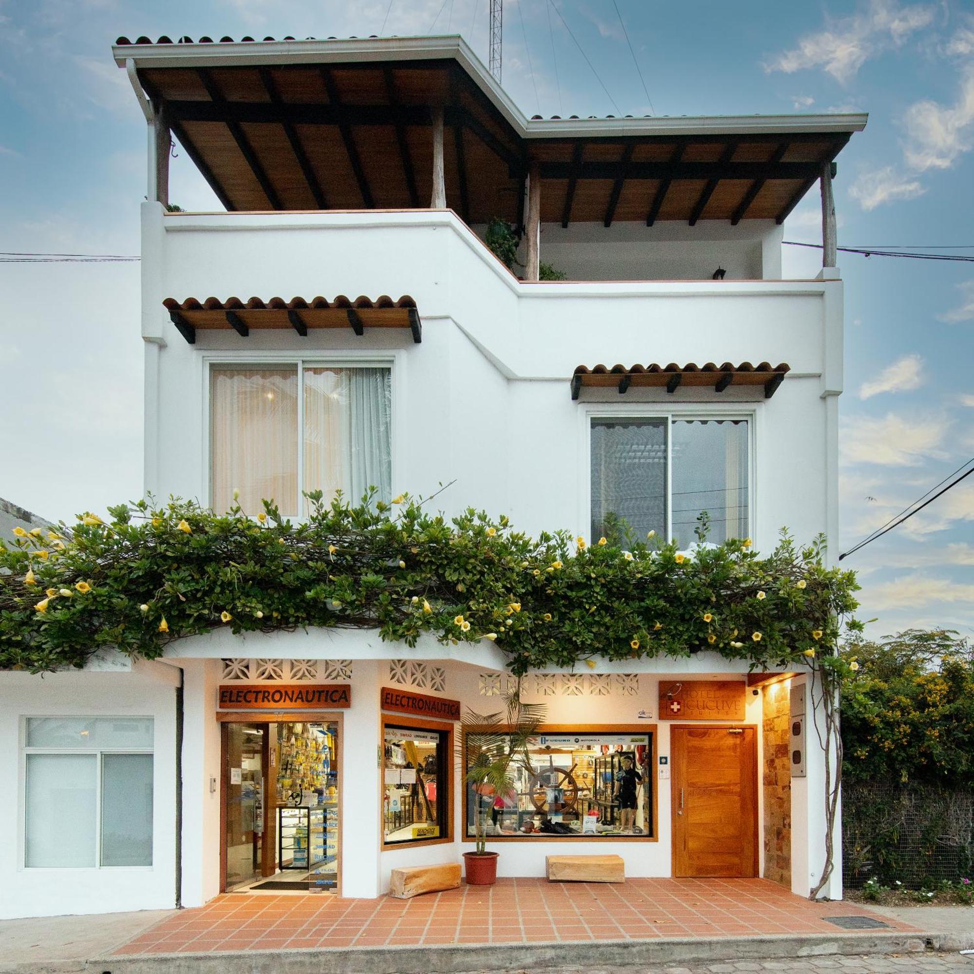 Hotel Cucuve Puerto Ayora  Exterior foto